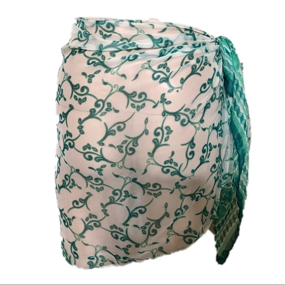 Tropical Sarong Beach Wrap - Picture 3 of 10